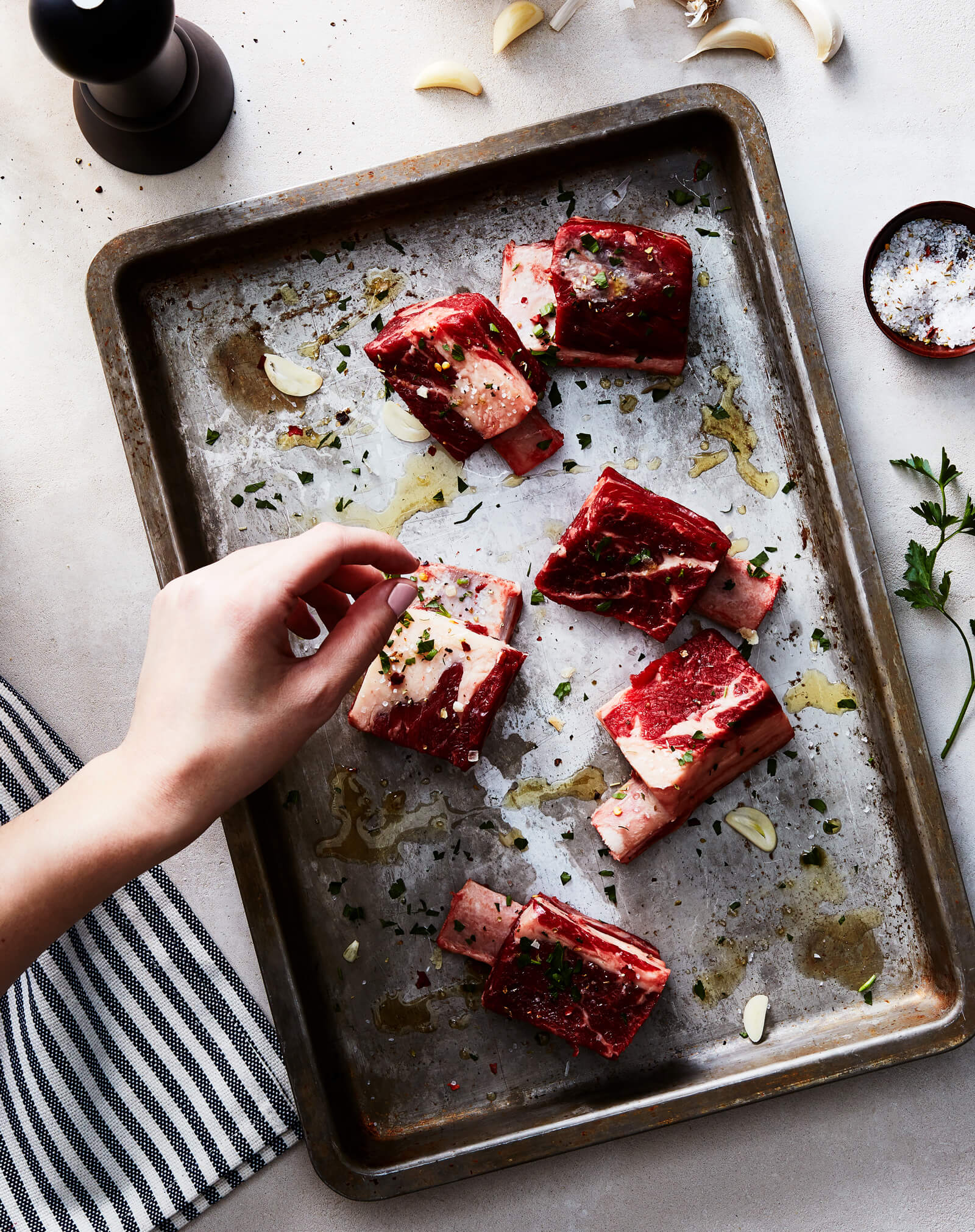 sprinkling | salt | raw meat | grilled meats | summer 