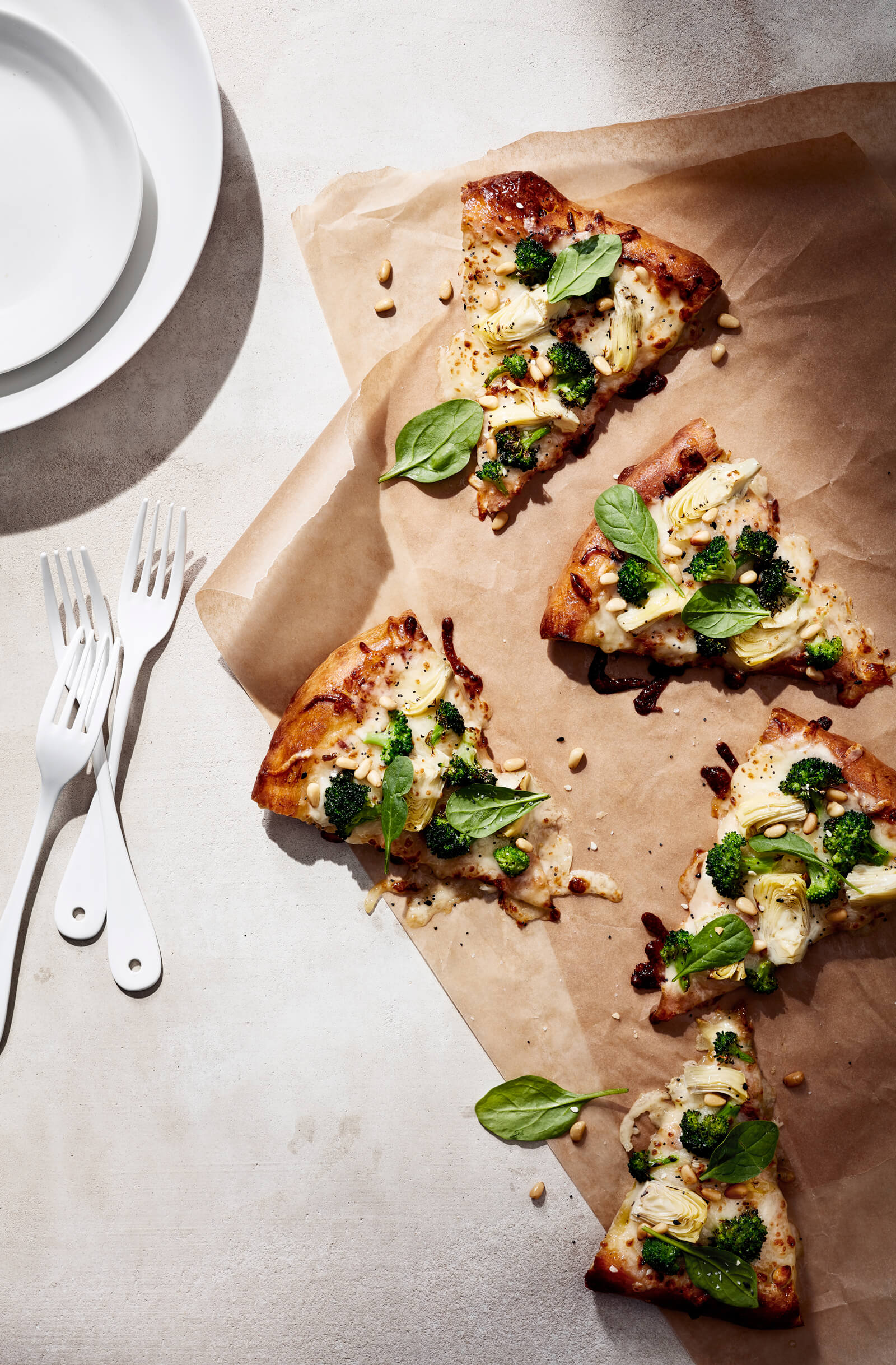veggie | pizza | homemade | sliced 
